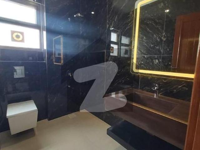 500sq Yd Luxury Villa FOR SALE. 2km From Entrance Of BTK. 6 Bed DDL 2 Kitchens Bahria Town Precinct 4