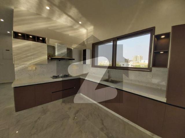 500sq Yd Luxury Villa FOR SALE. 2km From Entrance Of BTK. 6 Bed DDL 2 Kitchens Bahria Town Precinct 4