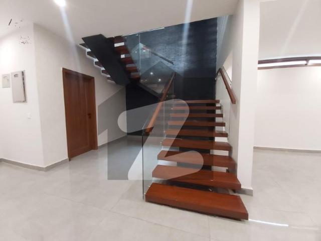 500 Sq Yd Luxury Villa FOR SALE. 2km From Entrance Of BTK. 6 Bed DDL 2 Kitchens Bahria Town Precinct 4