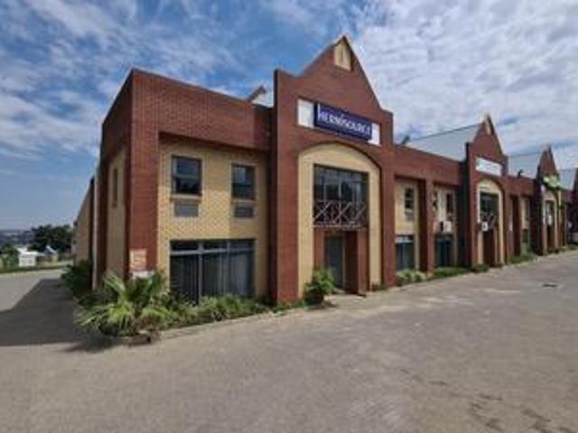 500sqm warehouse with excellent expo.