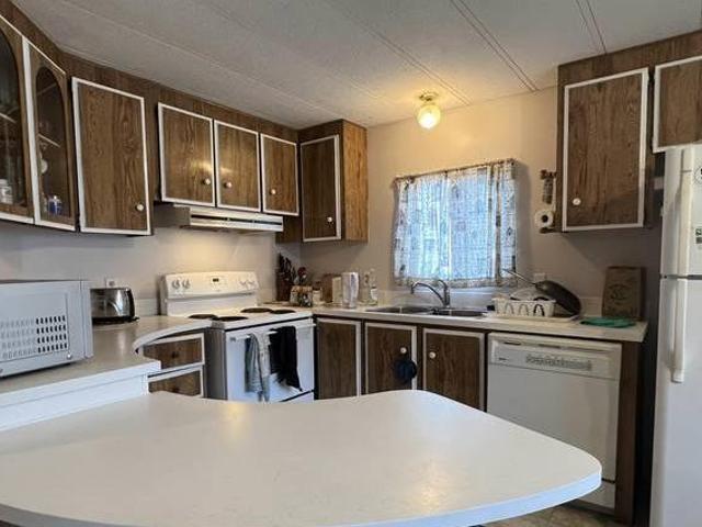 501413 Sunshine Coast Highway Gibsons BC Mfd Mobile Home For Sale REW