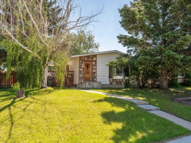5017 45 Street, Cold Lake, AB, T9M 1Z2 house for sale | Listing ID E4496 | Royal LePage