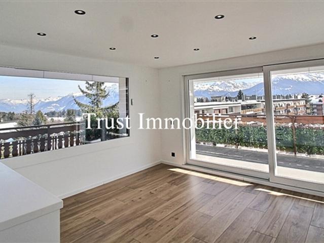 5011. Außergewöhnliches Penthouse und Panoramablick im Herzen von Crans