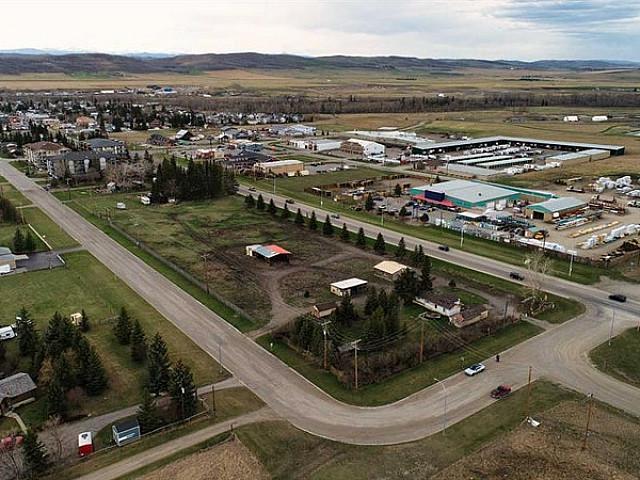 501 Centre Avenue E Diamond Valley, Alberta