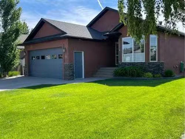 501 High Park Boulevard Nw, High River, AB, T1V 2C4 house fo.