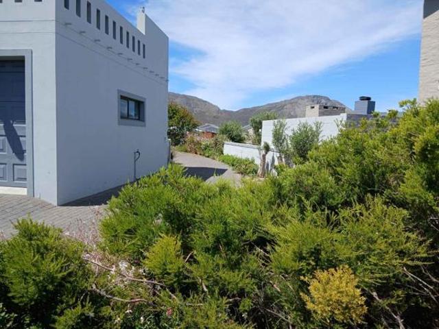 501 m² Land available in Perlemoenbaai