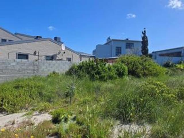 501 m² Land available in Perlemoenbaai