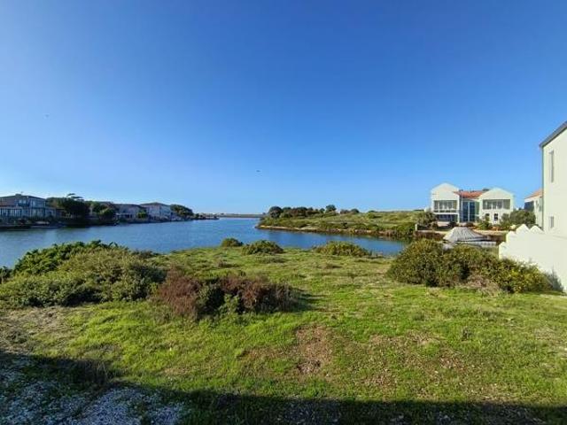 501 m² Land available in Port Owen
