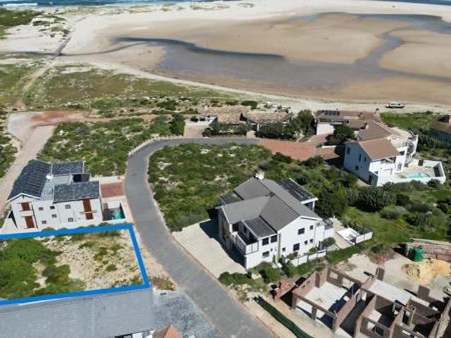501 m² Land available in Sandbaai