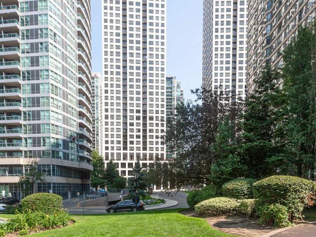 502 30 Elm Drive W, Mississauga | 2Beds/2Bath, Condo, $2,500/mo | Condos. Ca