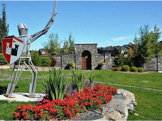 503 ASCOT CIRCLE SW STUNNING LOCATION DIRECT VIEW OF RAVINE
