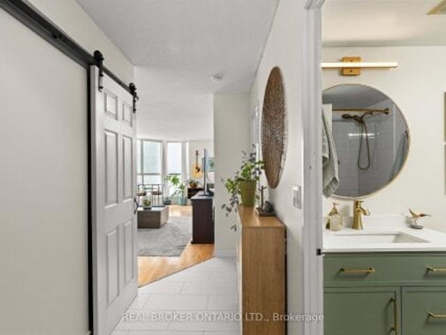 504 140 Dunlop Street E