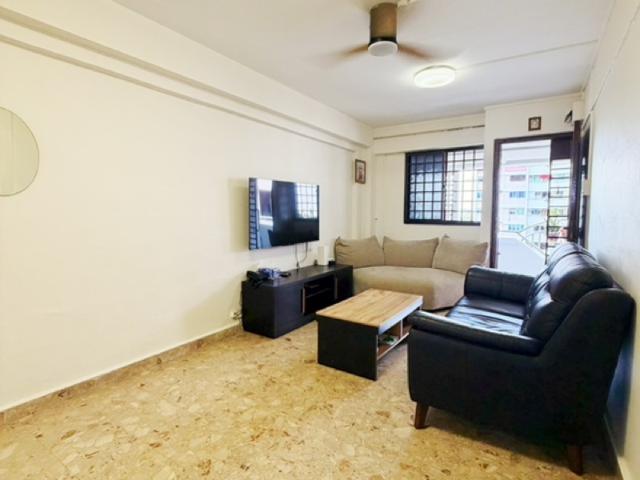 504 Ang Mo Kio Avenue 8 HDB Apartment For Sale, $439,888, 2 Bed 2 Bath 731 sqft $602.00 psf