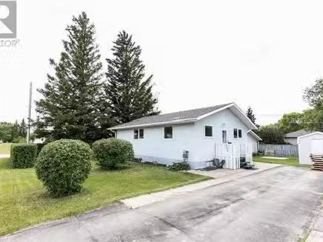 505 Prospect Avenue, Luseland, SK, S0L 2A0 house for sale L.