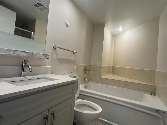 506 208 Queens Quay W, Toronto | Leased, C12746 | Condos. Ca