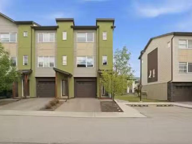 507 2461 Baysprings Sw, Airdrie, AB, T4B 4C6 townhouse for s.