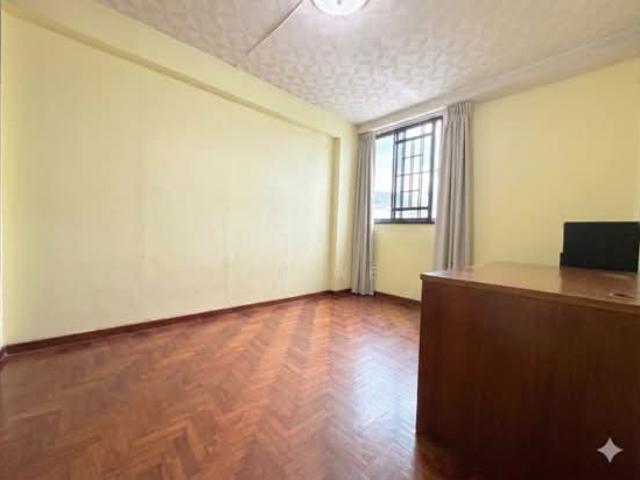 507 Bukit Batok Street 52 HDB Apartment For Sale, $400,000, 2 Bed 2 Bath 743 sqft $538.00 psf