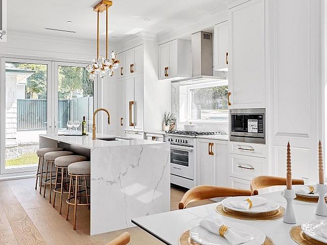 5081 Crown Avenue Vancouver, British Columbia