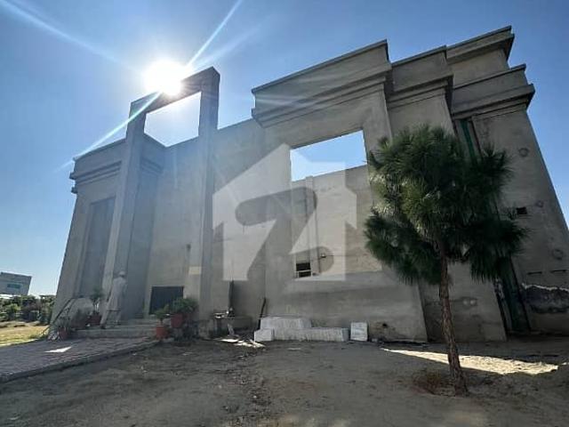 5090 Plot For Sale Block C Top City