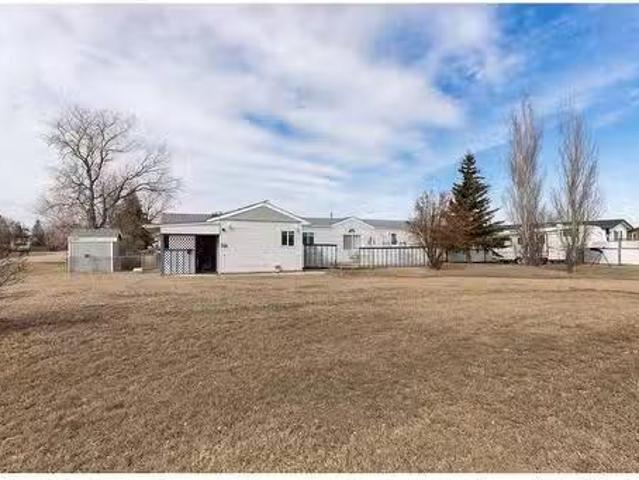 509 5 Street, Suffield, AB, T0J 2N0 house for sale Listing.