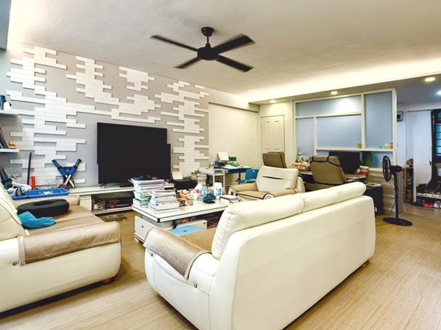 509 Woodlands Drive 14 HDB Apartment For Sale, $738,000, 3 Bed 2 Bath 1,345 sqft $549.00 psf
