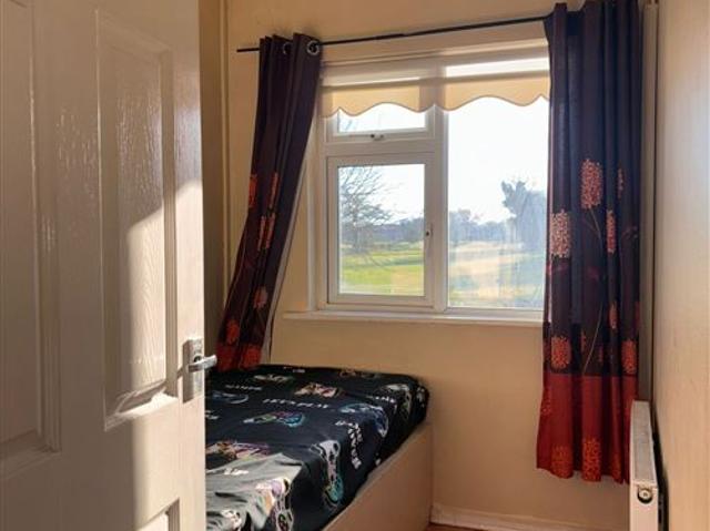 50 Wheatfields Crescent, Clondalkin, Dublin 22 BROE Auctioneers 4872 MyHome. Ie Residential