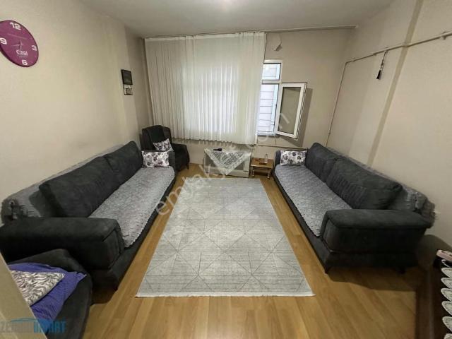 50.yıl Mah Satılık Orta Kat Bir Artı Bir Daıre Cadde Üstü