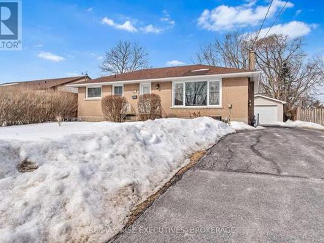 50 Briscoe Street, Loyalist 54 Amherstview, ON, K7N 1E9 house for sale | Listing ID X12001 | Royal LePage