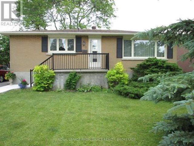 50 Campbell Crescent, Kingston Central City West, ON, K7M 1Z5 house for sale | Listing ID X13709 | Royal LePage