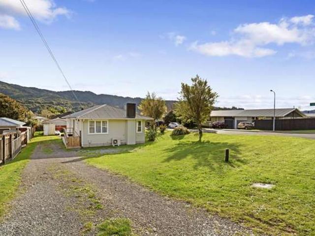 50 Coast Road, Wainuiomata, Lower Hutt City