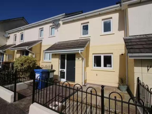 50 Clonlea, Mount Oval Village, Rochestown, Co. Cork is for rent
