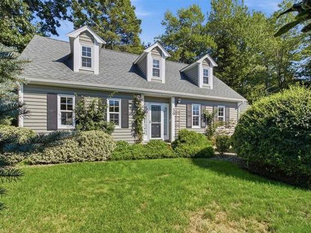 50 Eaglewood Drive, Bedford, NS, B4A 2J6 house for sale | Listing ID 202621 | Royal LePage