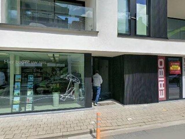 264 m2 office space for rent in Waregem