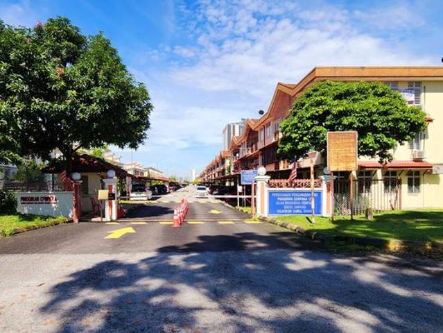 50M TO LRT 905 SQFT Town House Pinggiran Cempaka Pandan Ampang