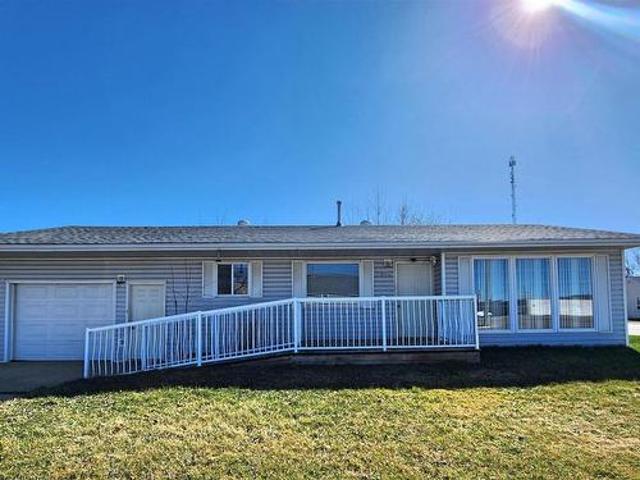 5109 49 Street, St. Paul Town, AB, T0A 3A2 house for sale | Listing ID E4433 | Royal LePage
