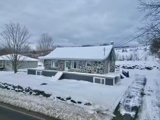510 Rue Principale, Saint Jacques De Leeds, QC, G0N 1J0 hous.