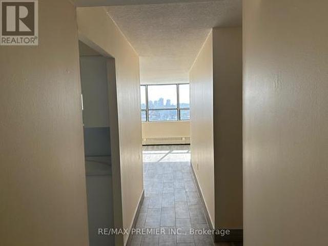 511 45 Sunrise Avenue, Toronto, ON, M4A 2S3 lease for lease | Listing ID C12830 | Royal LePage