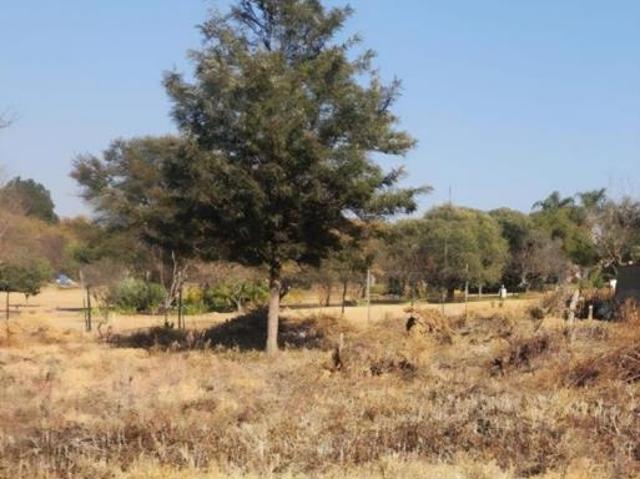 511 m² Land available in Kosmos