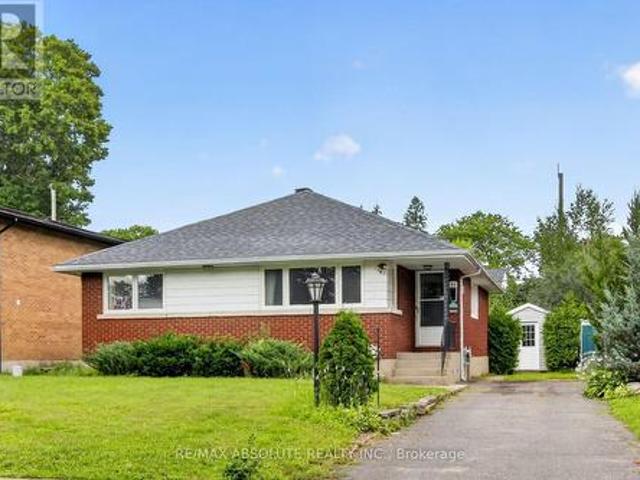 511 Penhill Avenue, Ottawa, ON, K1G 0V5 house for sale | Listing ID X13626 | Royal LePage