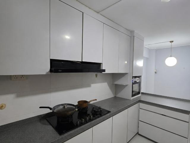 511 West Coast Drive HDB Apartment For Sale, $480,000, 3 Bed 2 Bath 980 sqft $490.00 psf