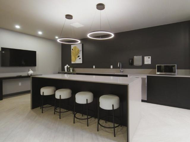 5120 Earnscliffe 2 Bedroom Apartment for Rent at 5120 Av Earnscliffe, Montréal, QC H3X 2P6 Snowdon
