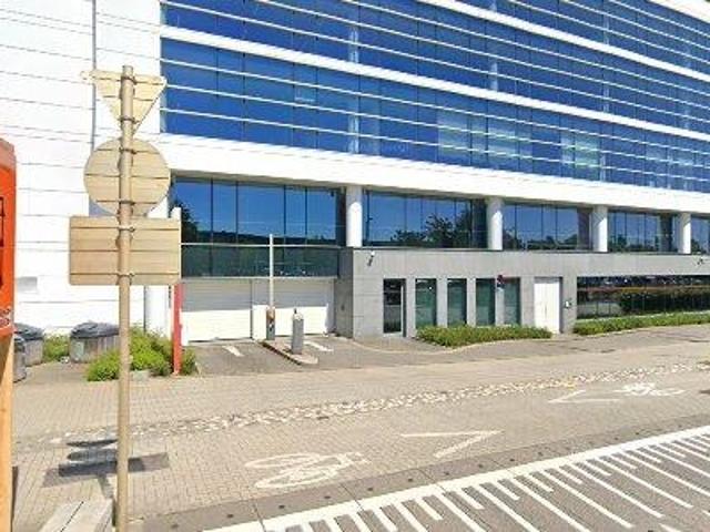 512 1024 m2 office space for rent in Brussels Oudergem