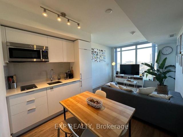 512 27 Bathurst Street, Toronto | Leased, C13574 | Condos. Ca