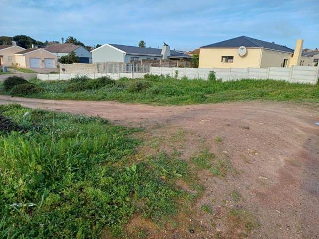 512 m² Land available in Vredenburg