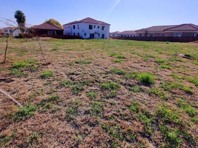 512 m² Land available in Brits Central