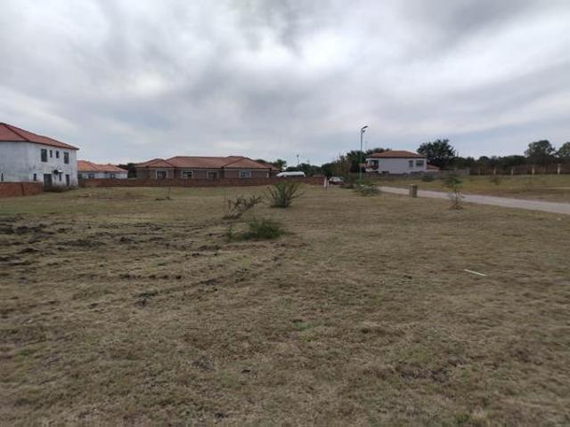 512 m² Land available in Brits Central