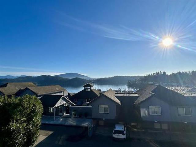 512 Fletcher Road S, Gibsons, BC, V0N 1V9 house for sale | Listing ID R2956 | Royal LePage