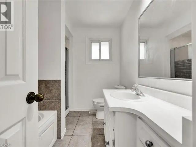 514 FALLINGBROOK Drive Unit# Upper