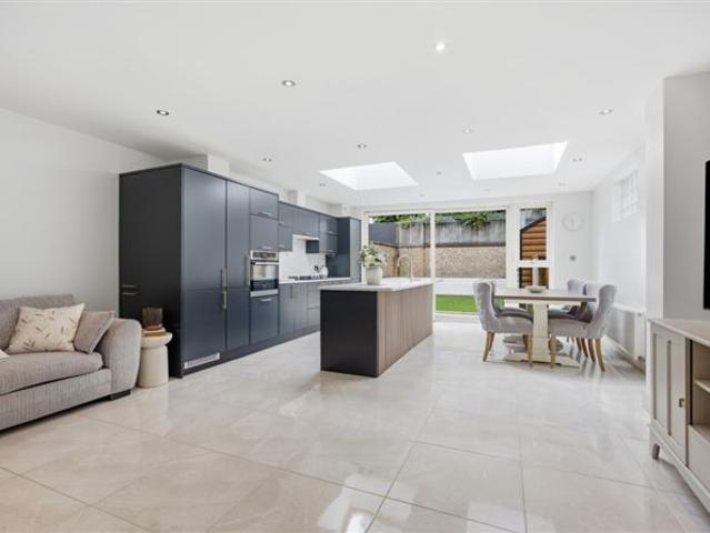 515,000 | 11 Ashdale Close, Kinsealy, Dublin Noel Kelly Auctioneers Ltd 5008 MyHome. Ie Residential