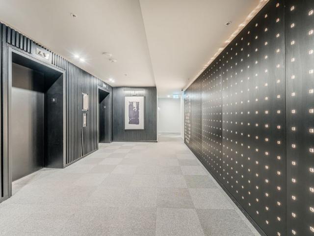 5175 Rue MacKenzie, Montréal Côte des Neiges, QC H3W